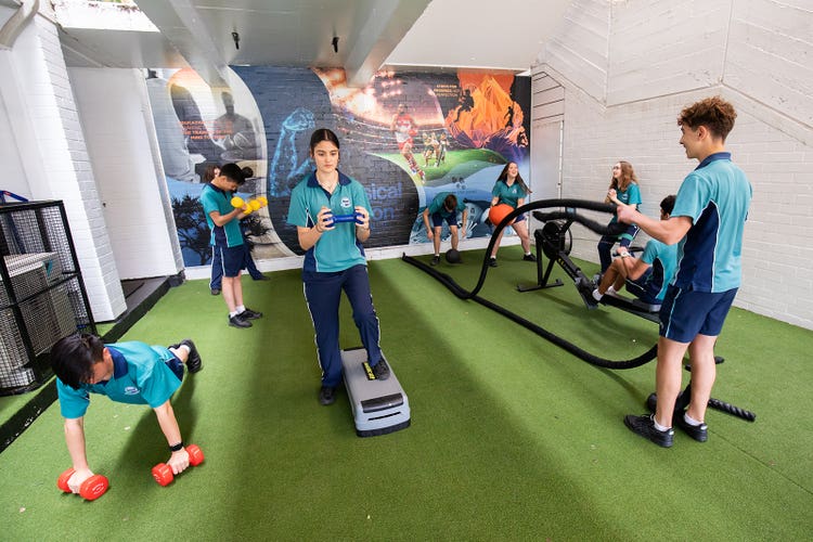 students from Sylvania High School exercising in the fitness centre